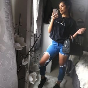 Distressed Mid wash Jean